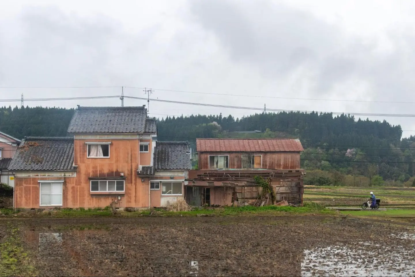 Photo:  Abandoned houses in Japan – 365 Focus Photography / Shutterstock.com