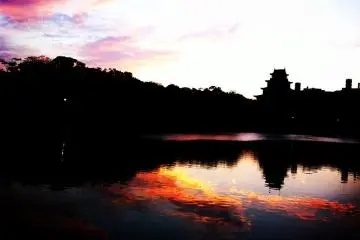 Sunset view - reflection on moat (Photo: Get Hiroshima)