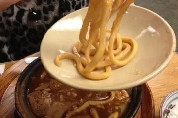 The lid becomes the serving plate... (Photo: PPF)