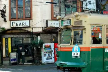 Retro Kissaten Coffee Shop Pearl (Photo: <a href="https://www.flickr.com/photos/gethiroshima/3468279066/" target="_blank" rel="noreferrer noopener nofollow">GetHiroshima.com</a> / <a href="https://creativecommons.org/licenses/by-nc/2.0/" target="_blank" rel="noreferrer noopener nofollow">CC BY-NC 2.0</a>)