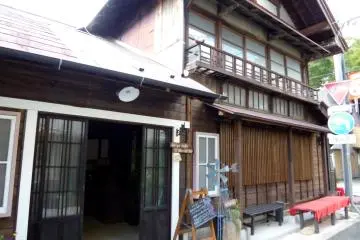 Gallery image