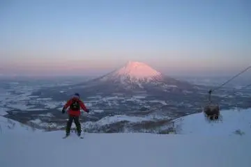Niseko: A Powder Paradise 