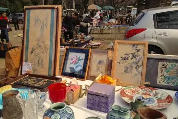 Antique Market at Yasukuni Shrine