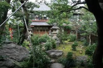 The central garden of Narita French Restaurant (Photo: <a href="https://ppfppf.com/" target="_blank" rel="noreferrer noopener nofollow">PPF</a>)