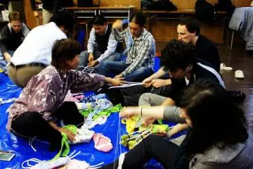 Sandal-making class with Tashiro-sensei (Photo: Miwako Tomura)