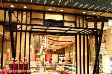 Gallery image