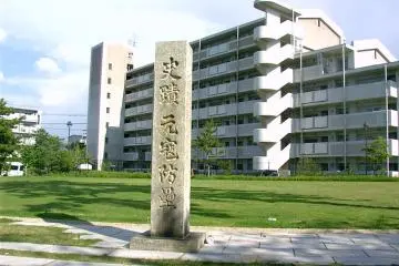 Photo: <a href="http://en.wikipedia.org/wiki/File:Genkou_ishigaki.JPG" target="_blank" rel="noreferrer noopener nofollow">WIKIPEDIA</a>